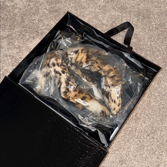 Shoe - Picture 9 of 9